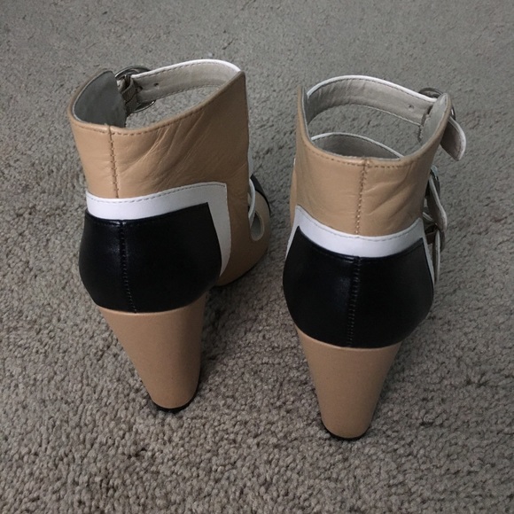 Mojo Moxy Mary Jane Three Strap Color Block Prima Dona Heels - Picture 6 of 7